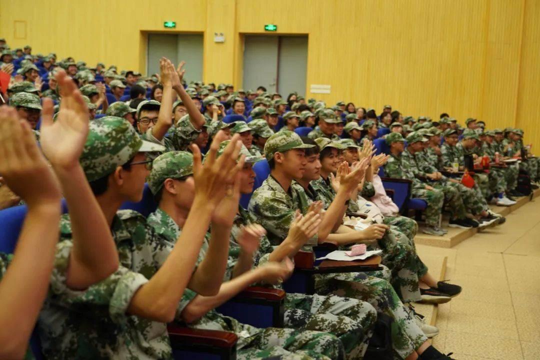 留住主力等于留下竞争力，引援成关键，重返前六成三镇新赛季目标
